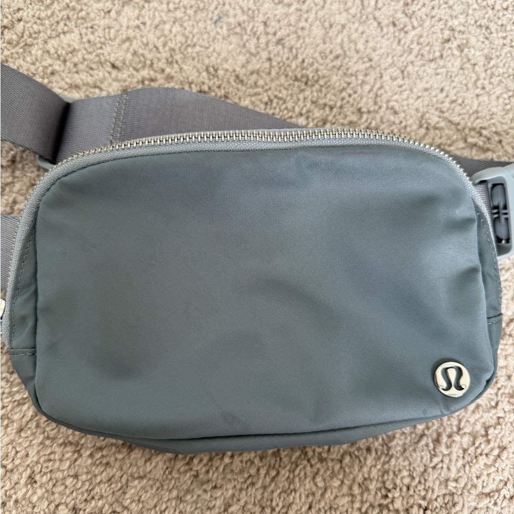 lululemon athletica Everywhere Belt Bag